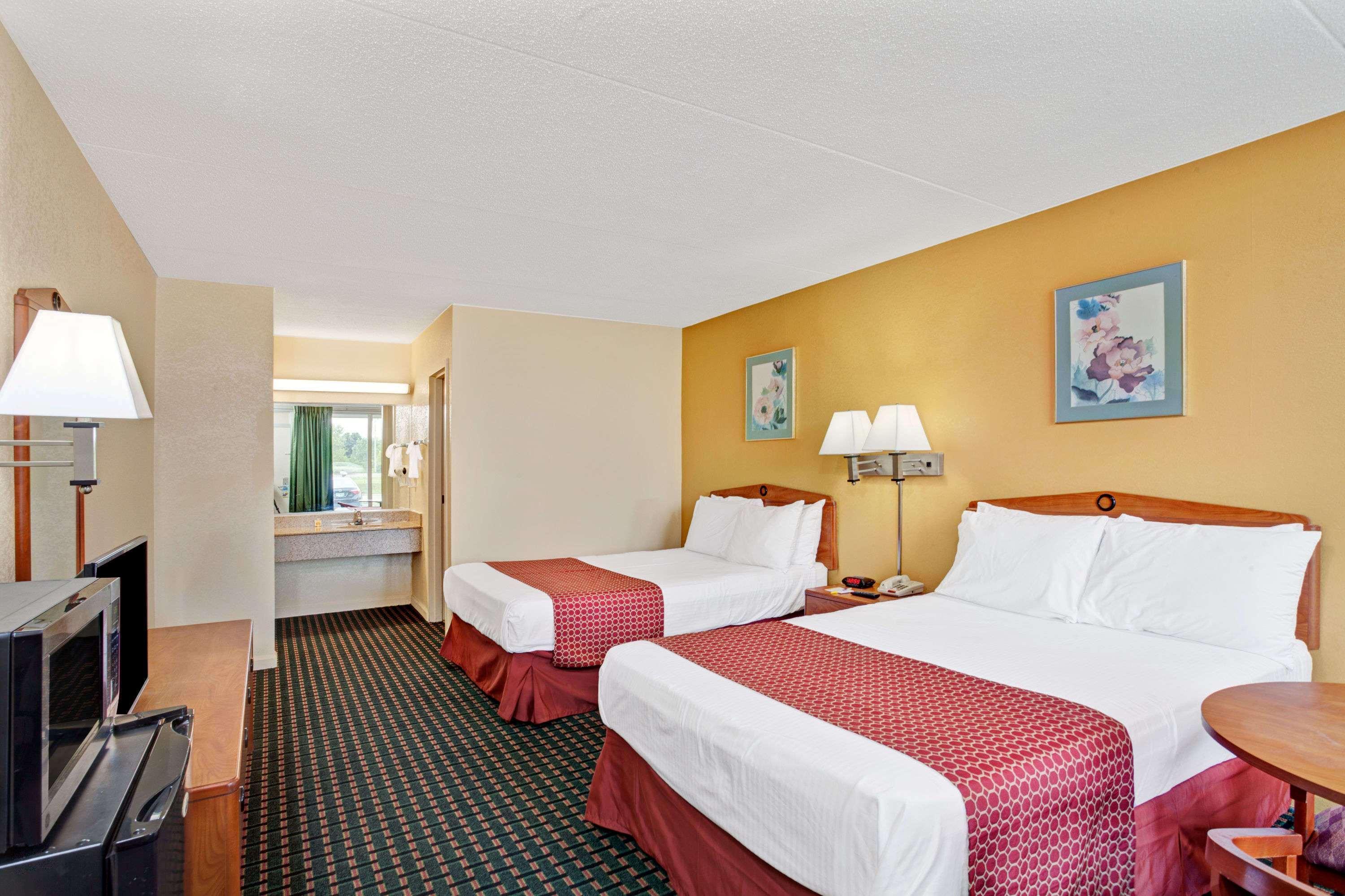 Days Inn By Wyndham Clarksville Tn Esterno foto