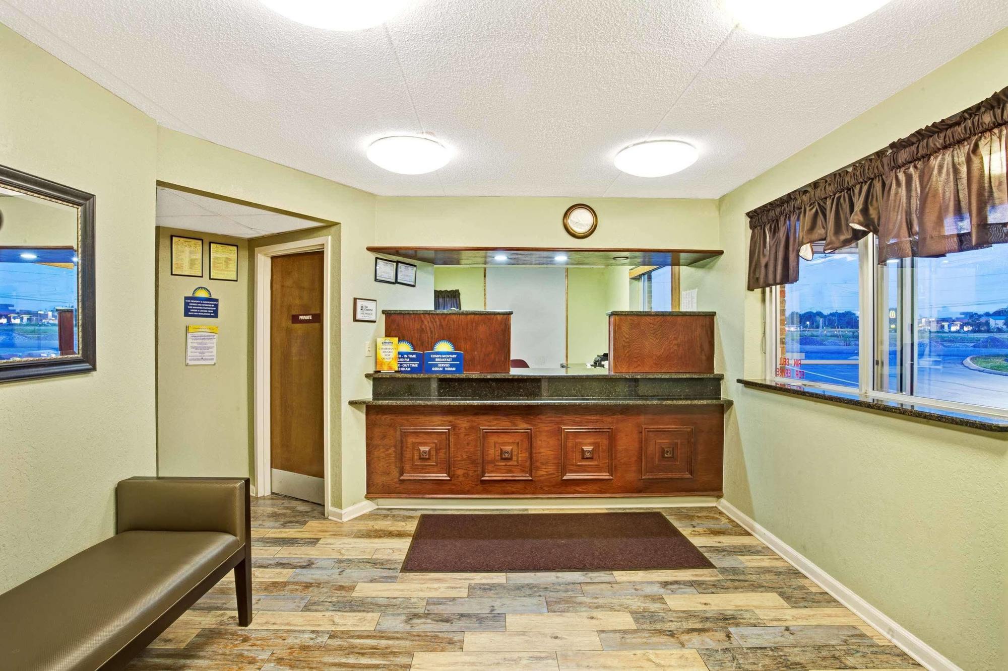 Days Inn By Wyndham Clarksville Tn Esterno foto